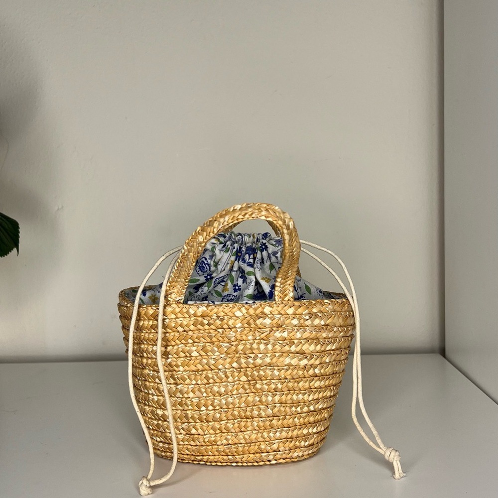 Cute Minu Woven Basket Bag
